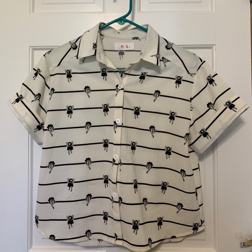 Short sleeve patterned blouse